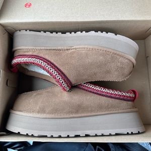 Ugg Tasman Platform Slippers